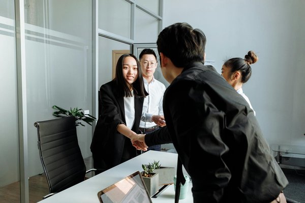 Exploring global operations: legal challenges facing uk businesses